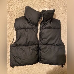 PacSun Black and cream REVERSIBLE Puffer Vest